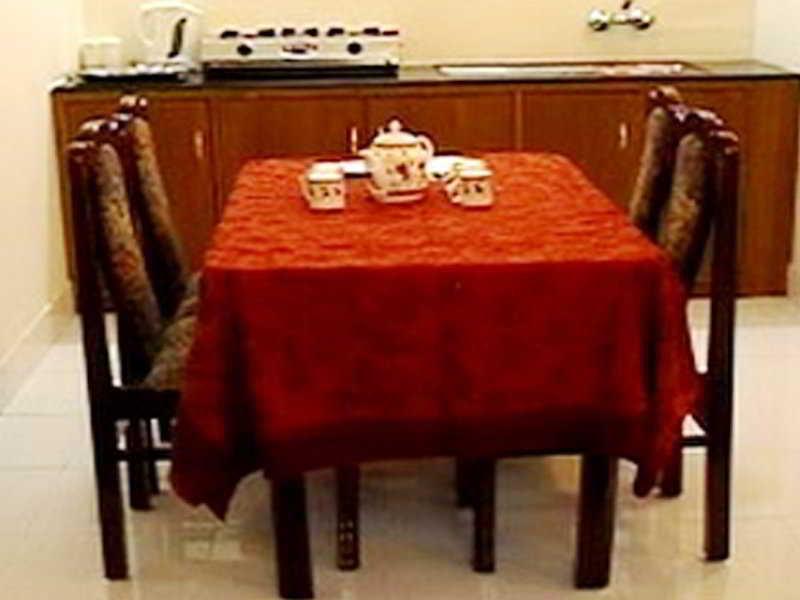 Hotel Sai Towers Puttaparthi Esterno foto