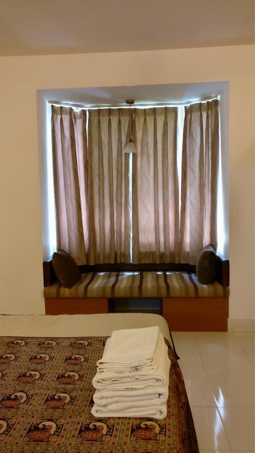 Hotel Sai Towers Puttaparthi Esterno foto