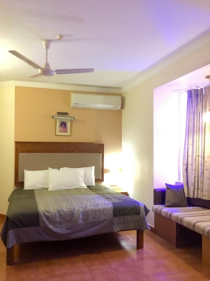 Hotel Sai Towers Puttaparthi Esterno foto