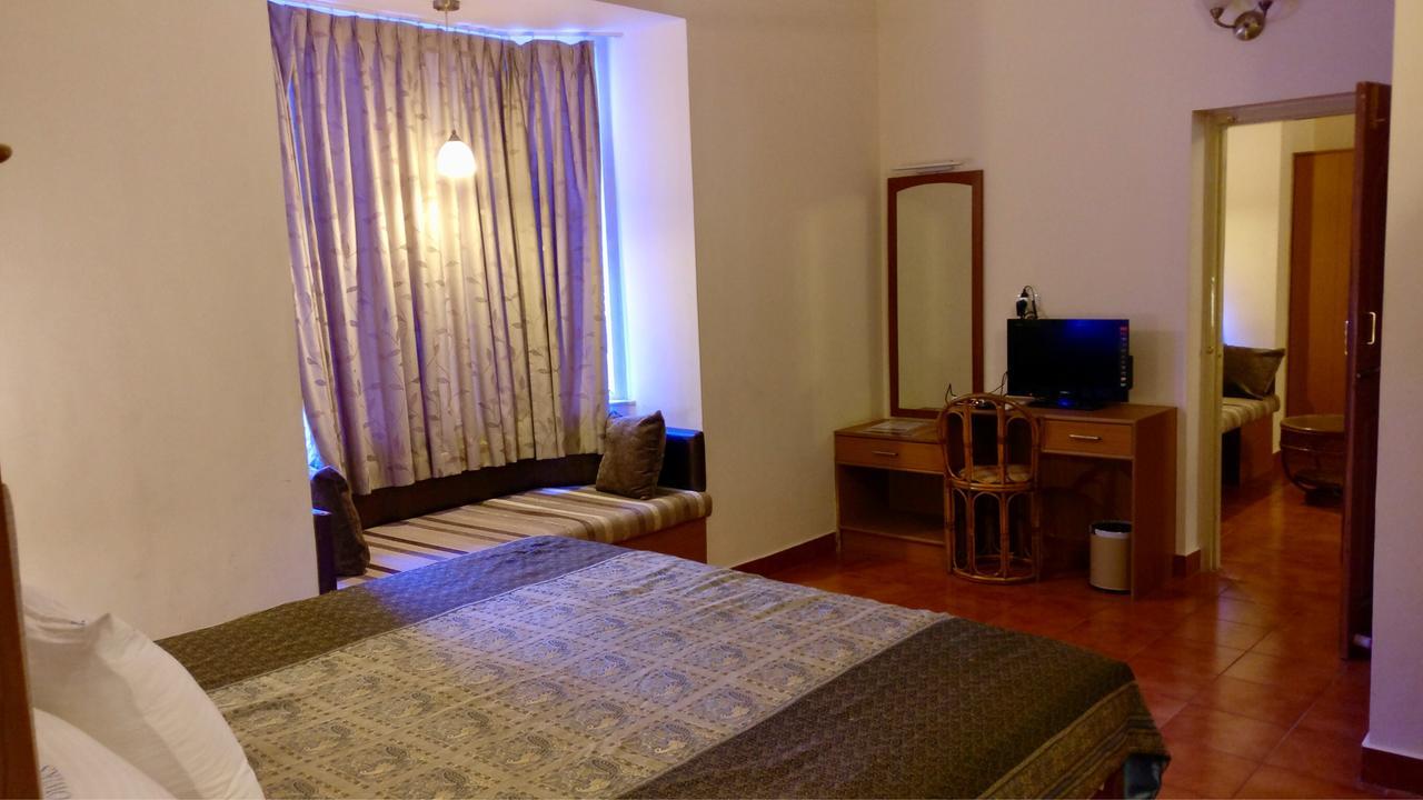 Hotel Sai Towers Puttaparthi Esterno foto