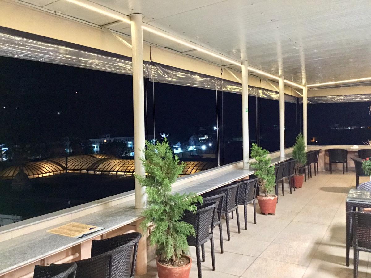 Hotel Sai Towers Puttaparthi Esterno foto